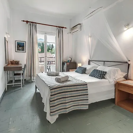 Eros 2* Benitses (Corfu)