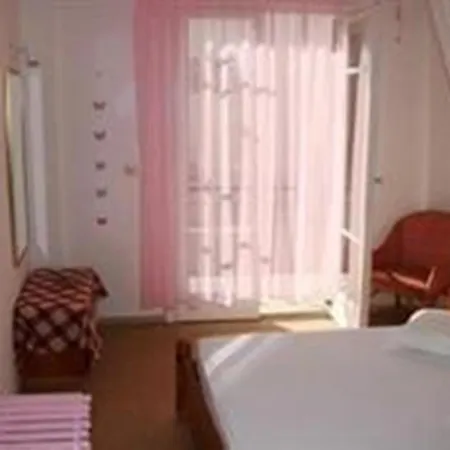 Eros 2* Benitses (Corfu)