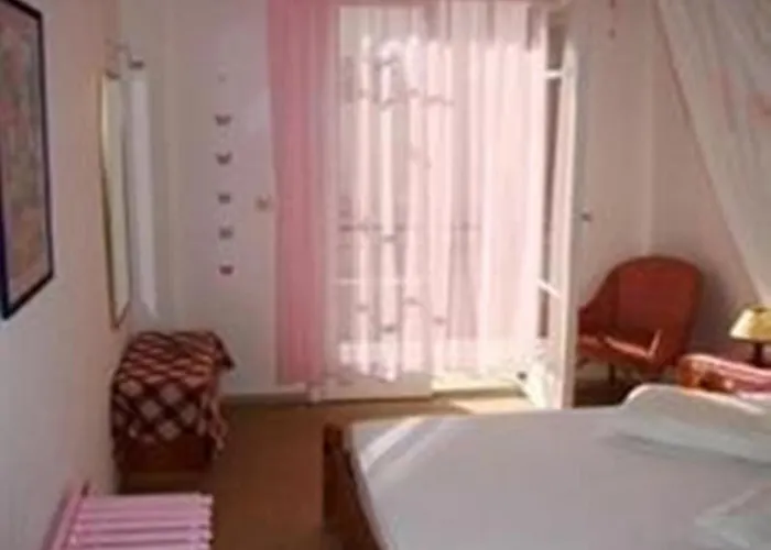 Eros 2* بينيتسيس