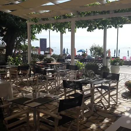 Hotel Eros Mpenitses